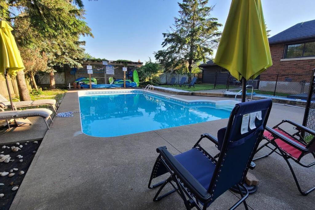 Cozy 3Br Family Getaway - Niagara Pool Oasisヴィラ エクステリア 写真