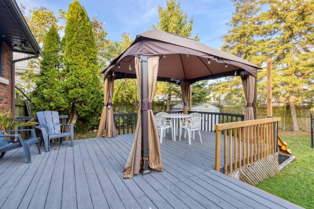 Cozy 3Br Family Getaway - Niagara Pool Oasisヴィラ エクステリア 写真