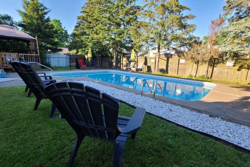 Cozy 3Br Family Getaway - Niagara Pool Oasisヴィラ エクステリア 写真