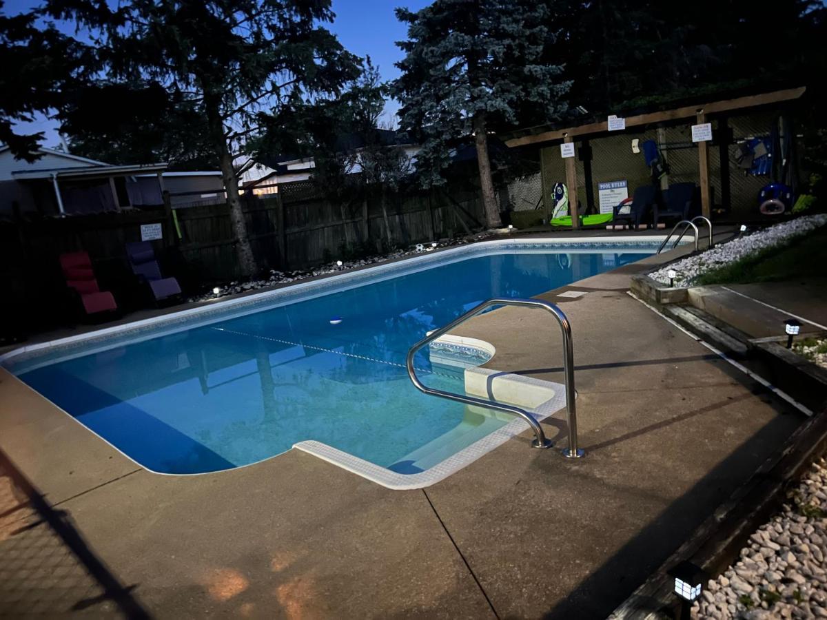 Cozy 3Br Family Getaway - Niagara Pool Oasisヴィラ エクステリア 写真
